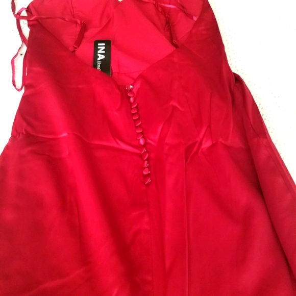 Hollywood Glam red satin dress - Picture 11 of 13